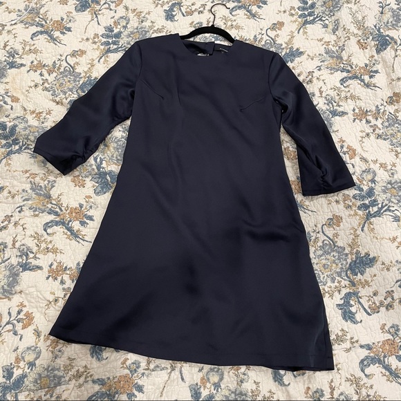 OLIVACEOUS Keyhole Back Satin Shift Dress - Picture 3 of 12